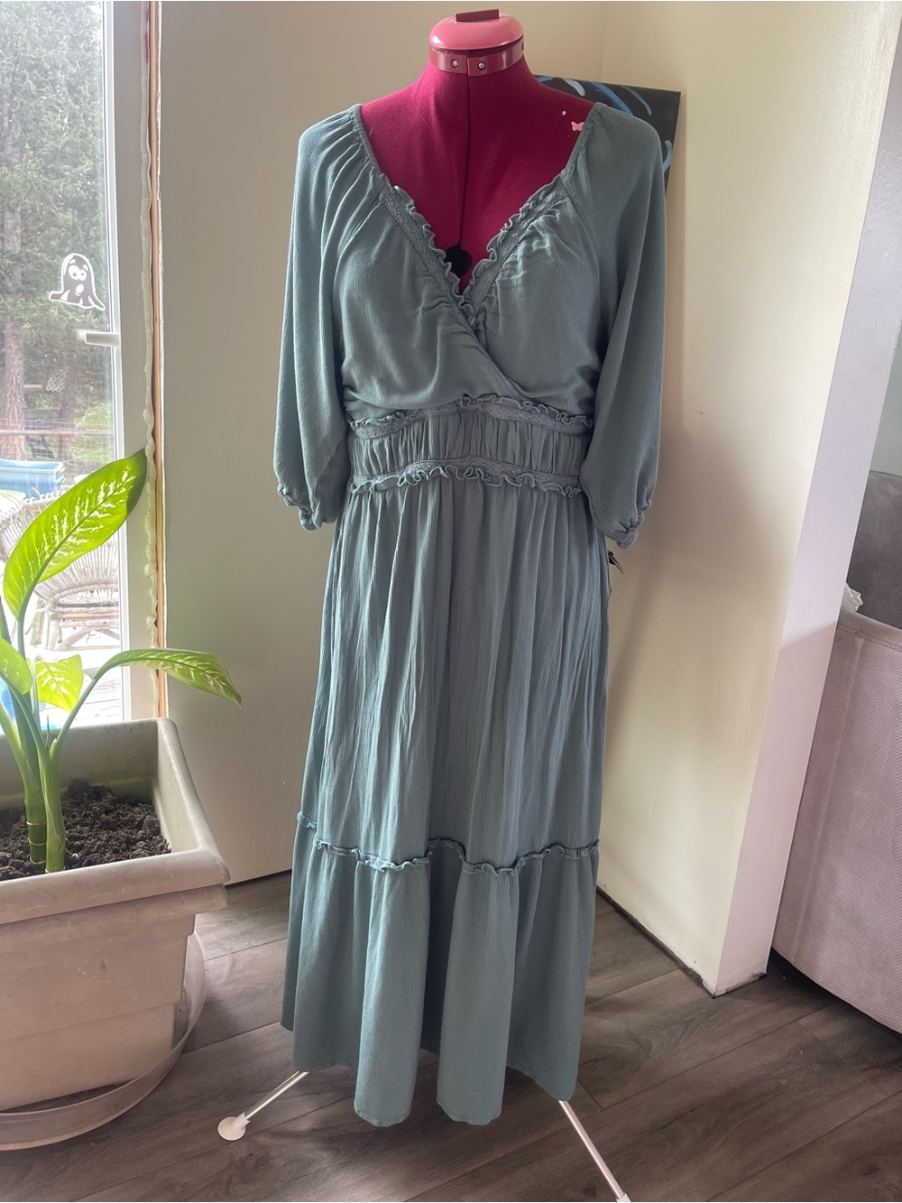 Boho peasant V-Neck Puff Sleeve Maxi Dress in Sage Green - Picture 2 of 7